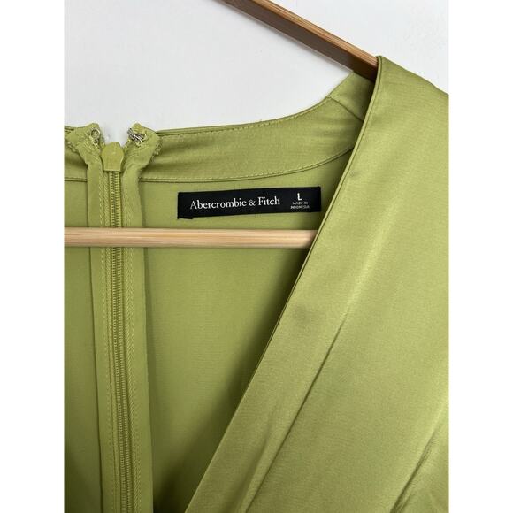 Abercrombie & Fitch L Green Satin Angel Flutter Sleeve Wedding Guest Maxi Dress - Picture 4 of 13